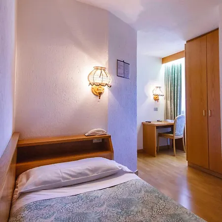 Hotel Ottoz Meuble 3*
