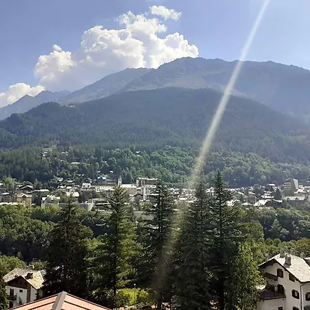 Ottoz Meuble 3* Courmayeur