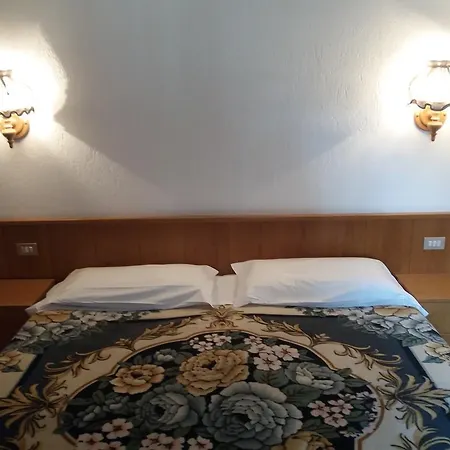 Hotel Ottoz Meuble