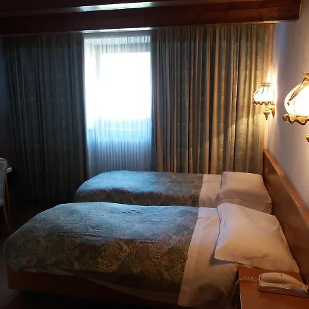 Ottoz Meuble 3* Courmayeur