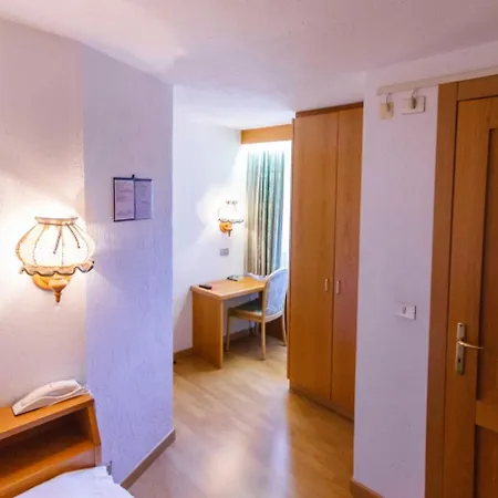 Ottoz Meuble 3*