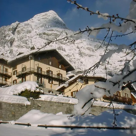 Ottoz Meublé Hotel 3*