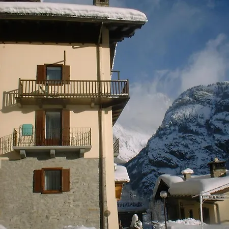 Ottoz Meuble Hotel Courmayeur