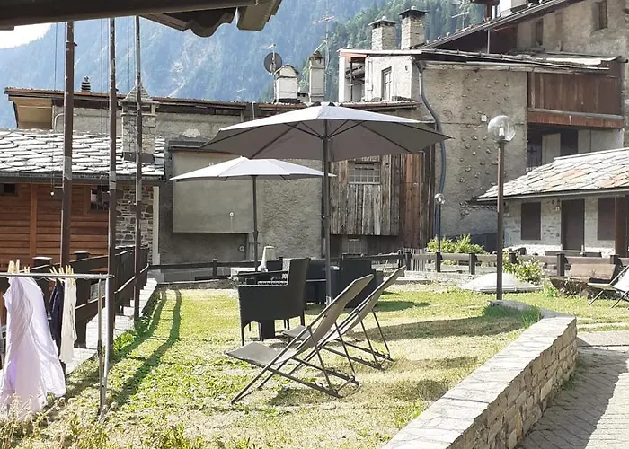 Ottoz Meuble 3* Courmayeur