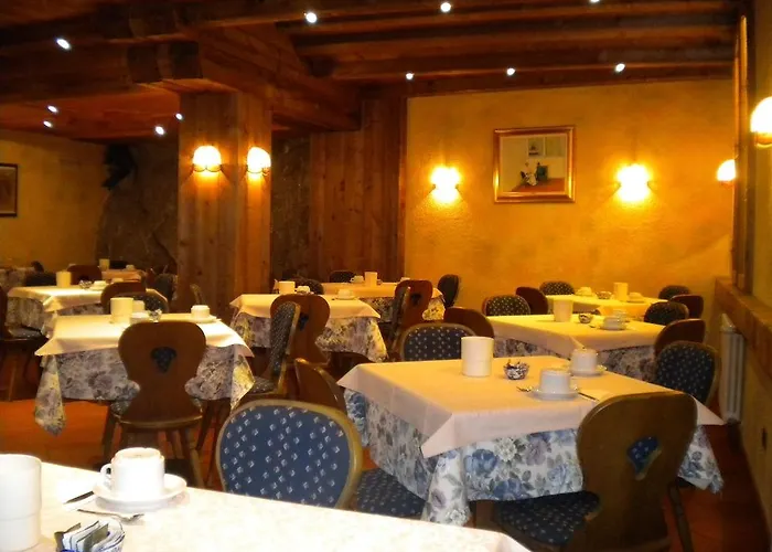 Ottoz Meuble 3* Courmayeur