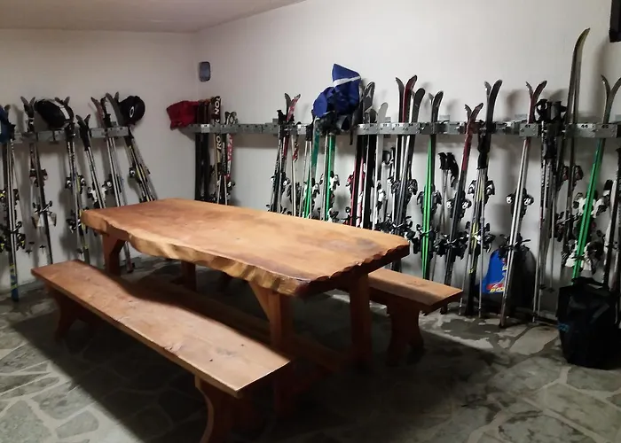 ホテル オテル オットス ムーブレ クールマイユール